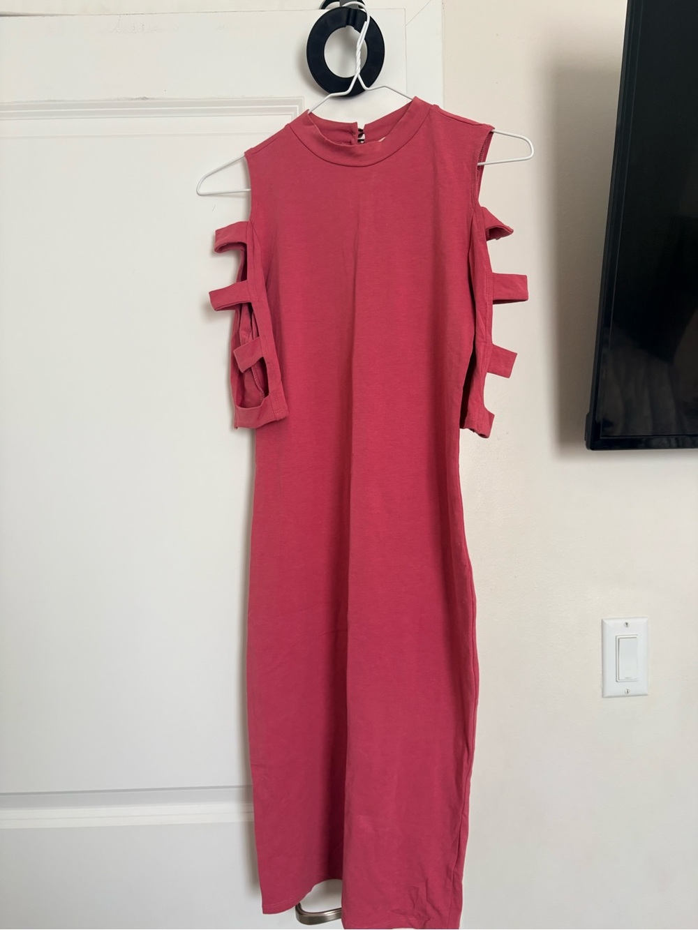 Heart Hips Rose Pink Cold-Shoulder Midi Dress